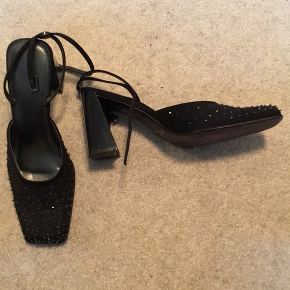 Shoes - Picture 1 of 3